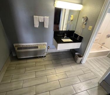 Jackson Hotel | Executive Inn and Suites - Jackson