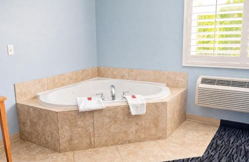 Naples Hotel | Executive Inn & Suites Extended Stay - Vernal