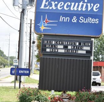 Baker Hotel | Executive Inn