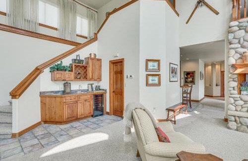 Edwards House | Expansive Edwards Condo on Main Street w/Views!