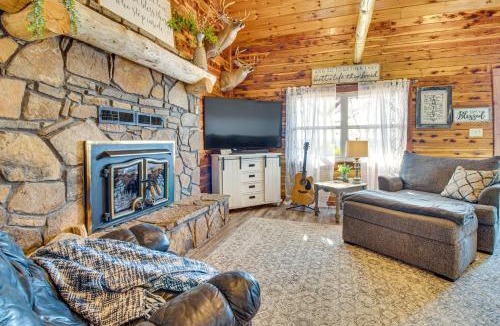 Clarkridge House | Expansive Mountain Home Rental w/Yard & Fire Pit!
