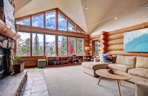 Baldy Mountain House | Experience luxury at 10 Southface, a spacious 4BR home in Breckenridge with mountain views!