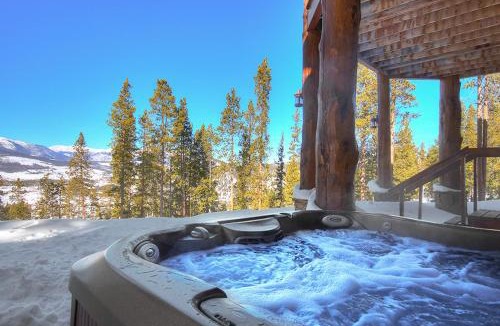 Breckenridge House | Experience luxury at Ten Mile Estate, stunning mountain views and private hot tub