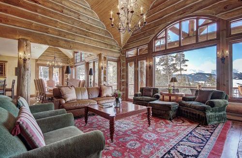Breckenridge House | Experience luxury at Ten Mile Estate, stunning mountain views and private hot tub