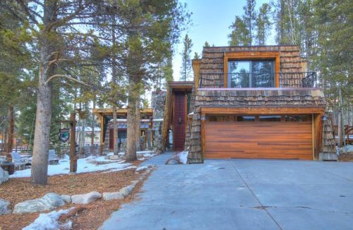 Warrior's Mark House | Experience luxury in this 4-bedroom, 3.5-bath home in Breckenridge at Arrow Darrow!