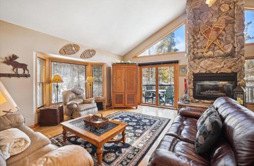 Breckenridge House | Experience Mountain Living at Wildwood Peaks with a Private Hot Tub