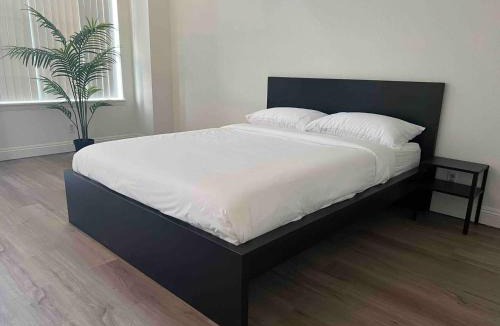 Las Vegas House | Extended Stay 3 or 4 Beds Cozy Smart Home Living