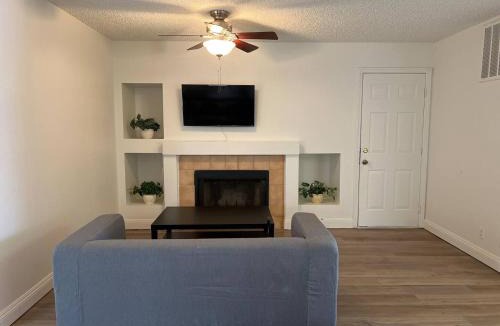 Las Vegas House | Extended Stay 3 or 4 Beds Cozy Smart Home Living
