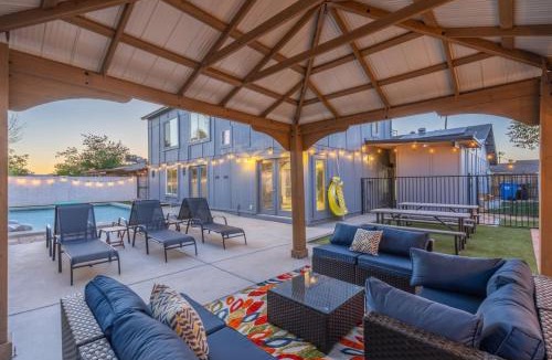 Paradise Valley Village Apartment | Extravagant Phoenix Retreat Pool Gazebo HeatedPool