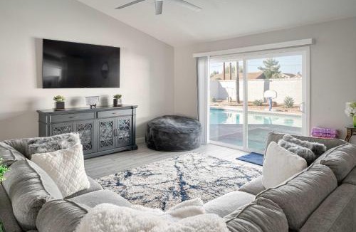 Alta Mesa Community Association House | Fairbrook Home - Chic Design Saltwater Pool with Hot Tub