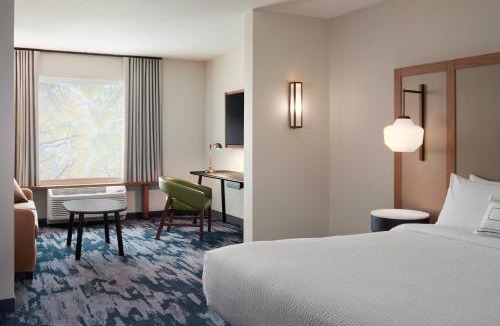 Clear Lake Hotel | Fairfield by Marriott Inn & Suites Clear Lake