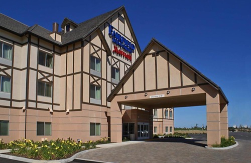 Kingsburg Hotel | Fairfield Inn & Suites by Marriott Selma Kingsburg