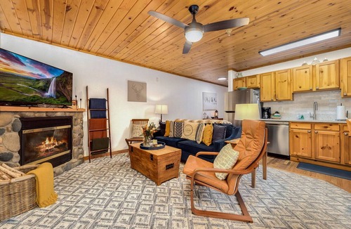 Fall River Estates Condo | Fall River Retreat Private Hot Tub Close to RMNP