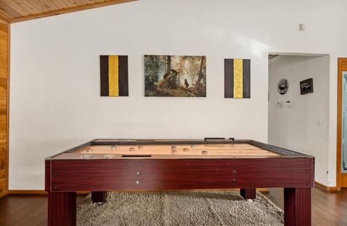 Castle Glen Estates House | Fallen Leaf Hideaway Castle Estate