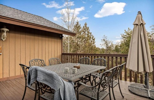 Castle Glen Estates House | Fallen Leaf Hideaway Castle Estate