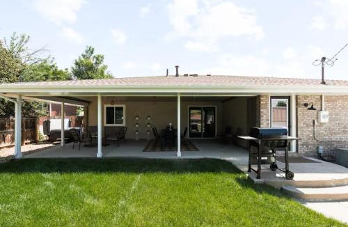 Lamar Heights Area House | Fam Retreat, Hot Tub, BBQ, Ski, Game Room, Backyard