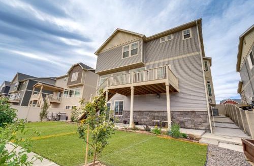 Aurora Apartment | Family-Friendly Aurora Apt w/Shared Patio!
