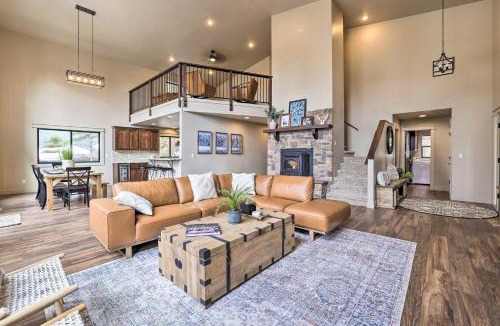McCall House | Family-Friendly Cabin: Pool Access, Bikes & Games
