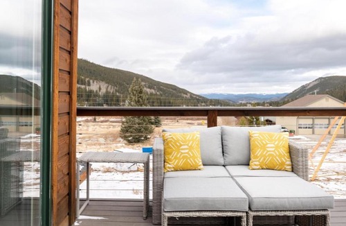 Blue River House | Family Friendly - MTN Views - Hot Tub - Blue River