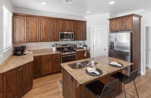 Sienna Hills House | Family Friendly Poolside Home Zion+Sand Hollow