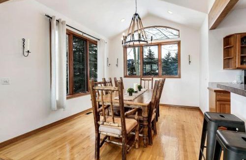 Eagle-Vail House | Family Friendly Retreat W Hot Tub I 8 min to Vail