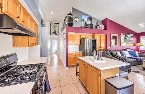 River Mountain House | Family Fun for Everyone in Las Vegas- 4 Bedrooms, Billiards, Game Room