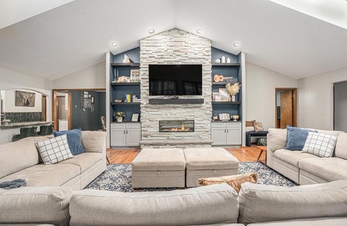Colorado Springs House | Family Retreat w Zipline Theater Sauna