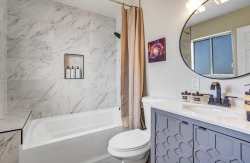 North Las Vegas House | Family Reunion, Remodeled, King Beds, X-box, Desks