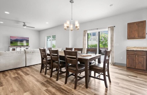 Columbia Falls House | Family Riverhouse with Hot Tub