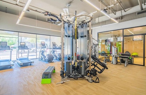 Evans Churchill Apartment | Fancy 1BD - DT PHX - Parkin, Gym, Pool - Sleeps 6