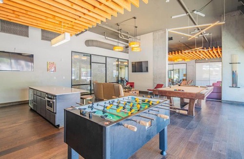 Evans Churchill Apartment | Fancy 1BD - DT PHX - Parkin, Gym, Pool - Sleeps 6