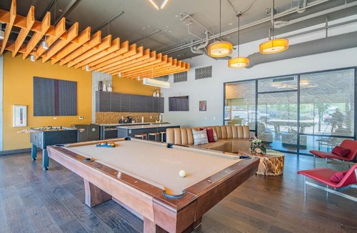 Evans Churchill Apartment | Fancy 1BD - DT PHX - Parkin, Gym, Pool - Sleeps 6