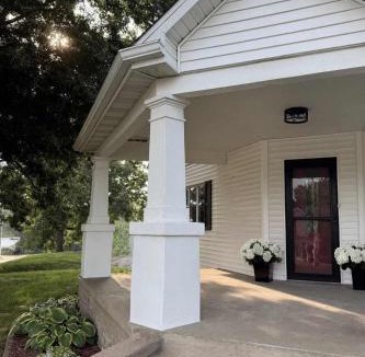 Centerville House | Farmhouse Comfort on Acreage Near Rathbun Lake