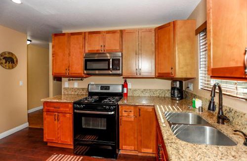 Fawnskin House | Fawnskin Chalet-1826 by Big Bear Vacations