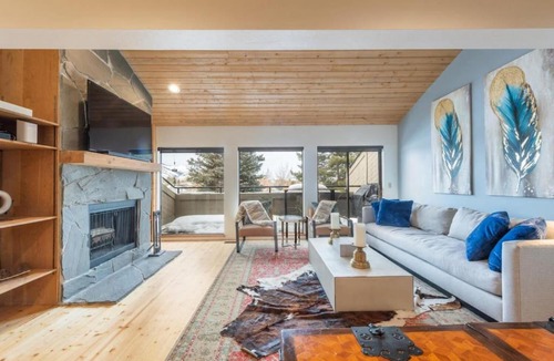North Park City House | FC2256 Pet Friendly Townhome