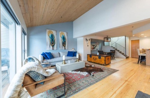 North Park City House | FC2256 Pet Friendly Townhome