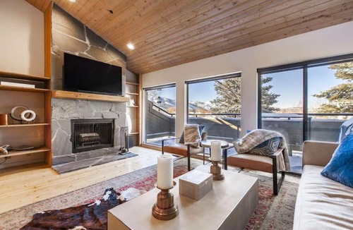 North Park City House | FC2256 Pet Friendly Townhome