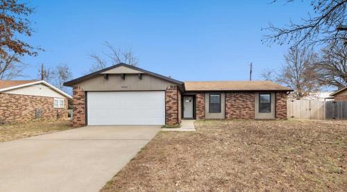 Fayetteville House | Fiesta Stay-Tons of Restaurants&Shops-Central Fay