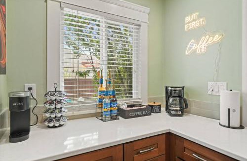 Belmont Heights House | Fire pit, Game Room & BBQ - Family-Friendly Home