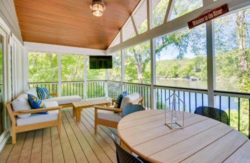 Mountain Home House | Fire Pit & Grill: Riverfront Home in Arkansas!