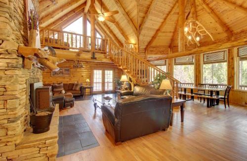 Lakeside House | Fire Pit + Hot Tub: Lakeside Cabin on 2 Acres!