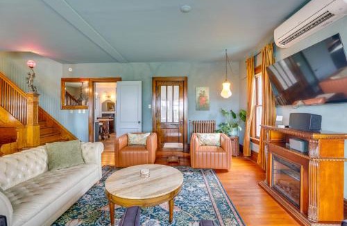 Mount Horeb House | Fire Pits, Views & Yard: Luxe Mt Horeb Getaway!