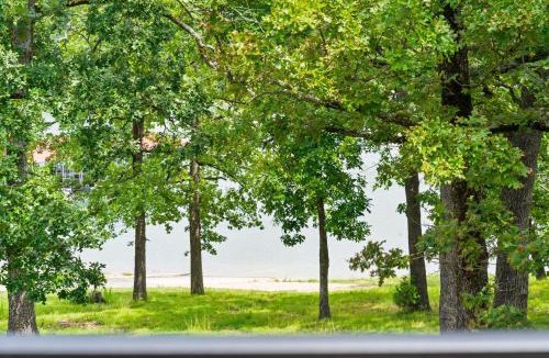 Branson House | FishInn Impossible - Lakefront