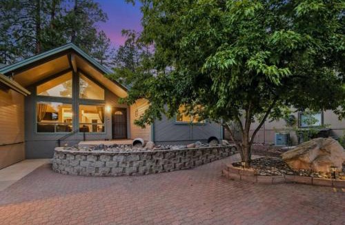 Flagstaff House | Flagstaff Retreat with Hot Tub and Fireplace