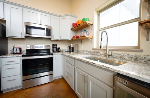Dayton House | Flathead Lake Cabin with Water Views and Lake Access! Pet Friendly, Cabin 2