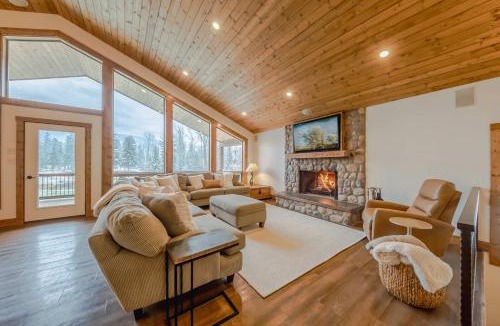 Columbia Falls House | Flathead River Retreat Fit For 15