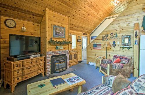 Florissant House | Florissant Hilltop Hideaway w/Porch, Pond View