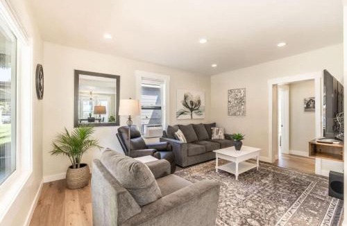 Coeur d'Alene House | Flying Colors Cottage Walk to Downtown