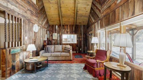 McCall House | Forest Cabin