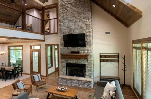 Broken Bow House | Forest Home